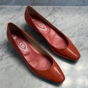 Tods Coral Patent Leather Shoes